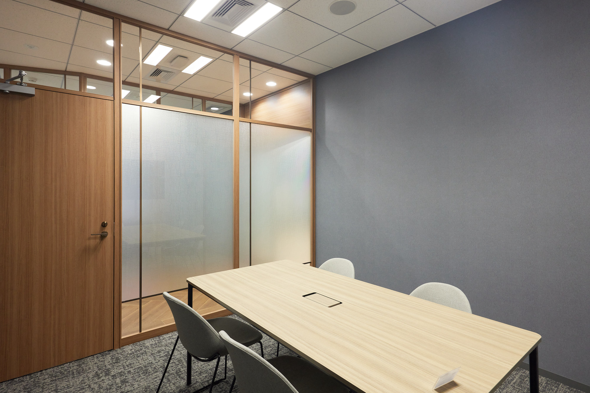 銀座本店の内観