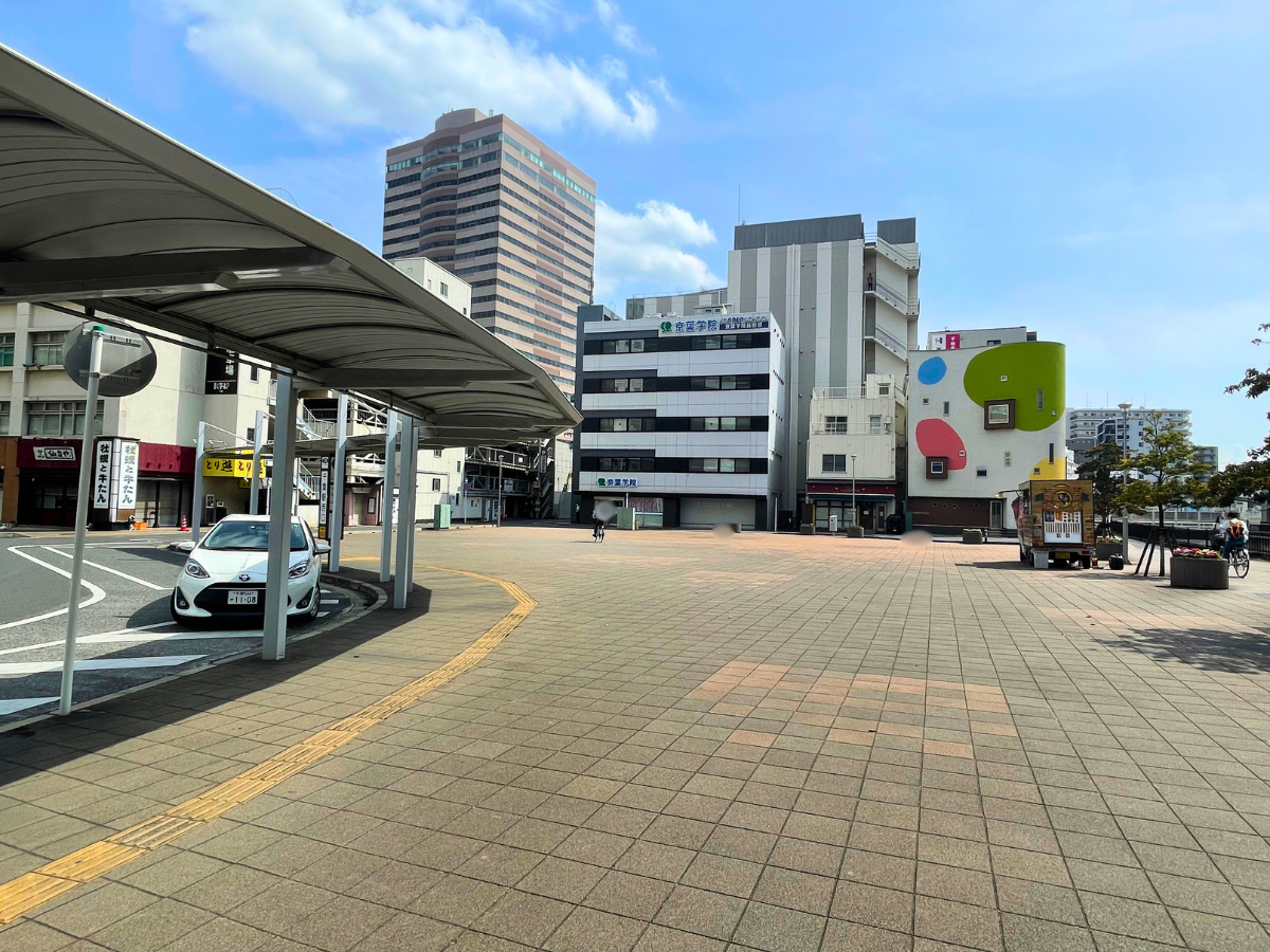 千葉駅西改札から千葉支店へのアクセス4