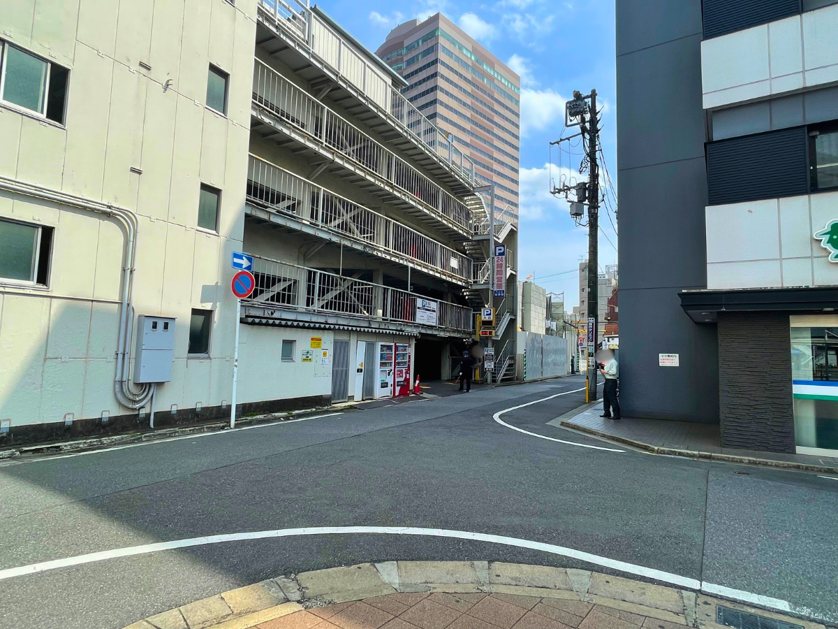 千葉駅西改札から千葉支店へのアクセス5