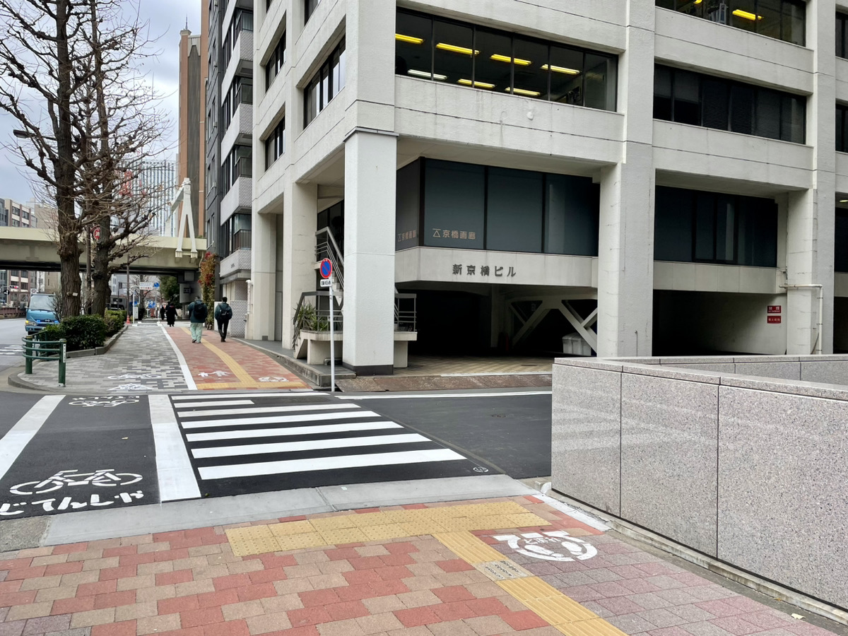 宝町駅から銀座本店へのアクセス1