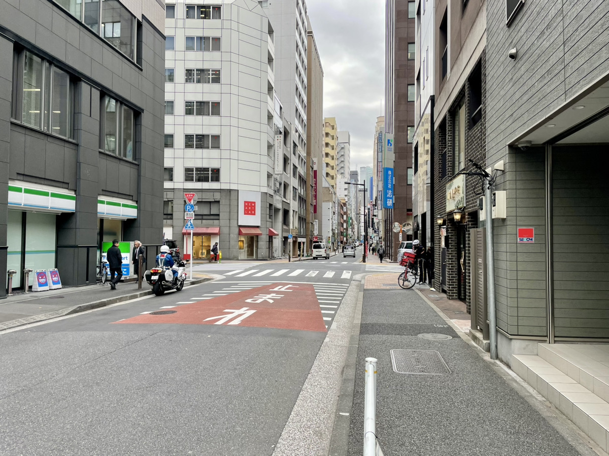 宝町駅から銀座本店へのアクセス3