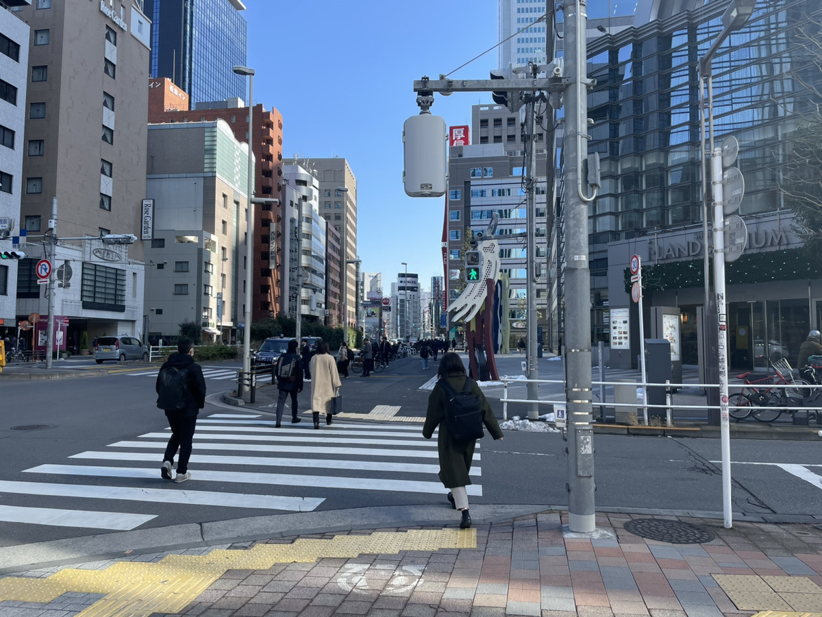 西新宿駅から新宿支店へのアクセス