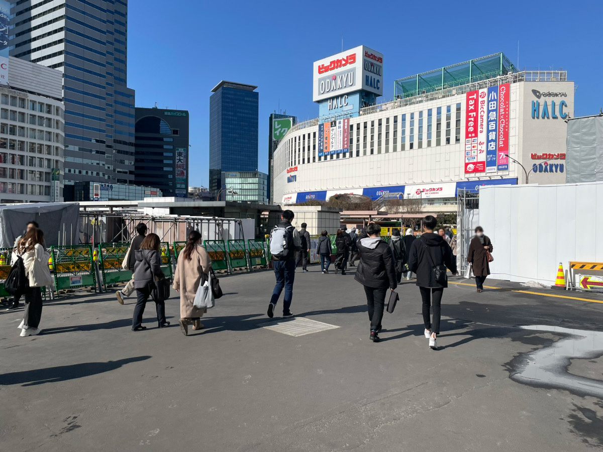 新宿駅から新宿支店へのアクセス