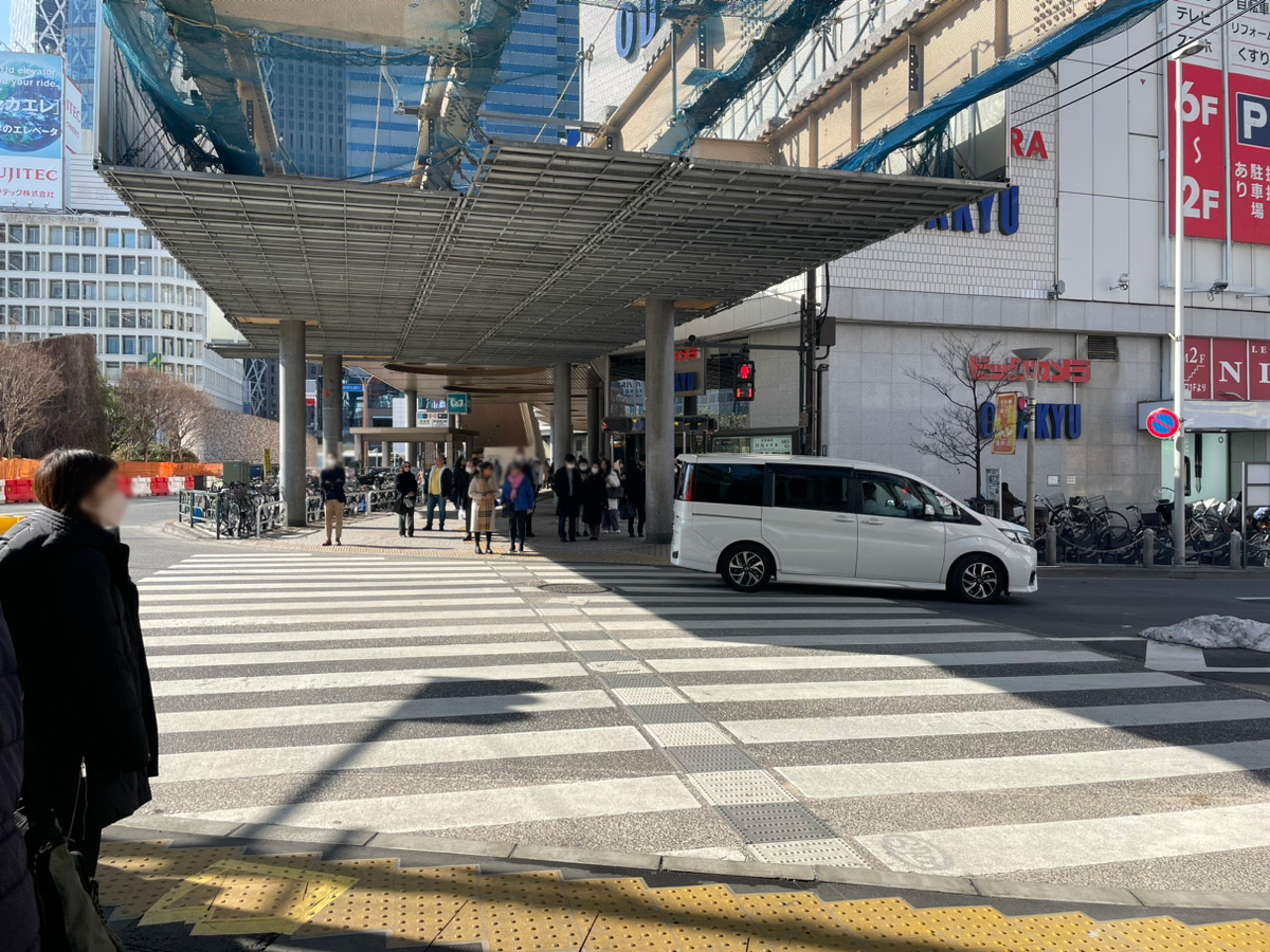 新宿駅から新宿支店へのアクセス