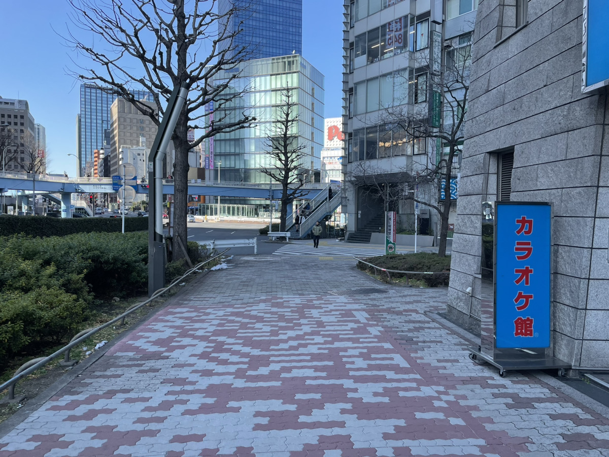 新宿駅から新宿支店へのアクセス