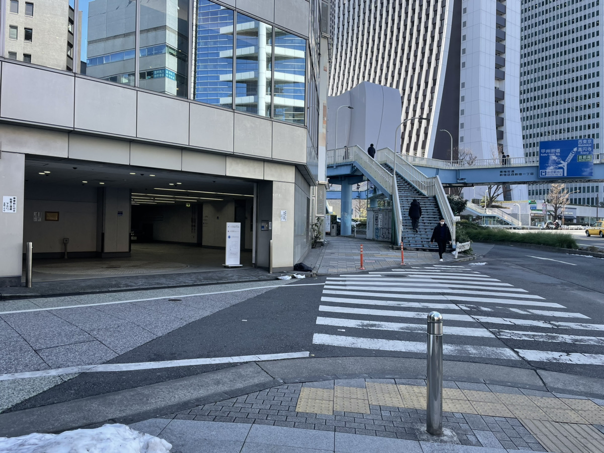 新宿西口駅から新宿支店へのアクセス