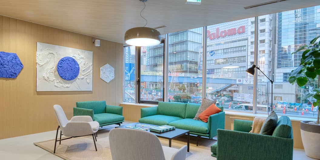 新宿支店の内観